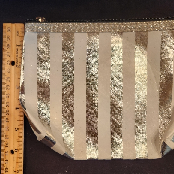 Clear/Silver Polka Dot Makeup Bag Set - Picture 6 of 11